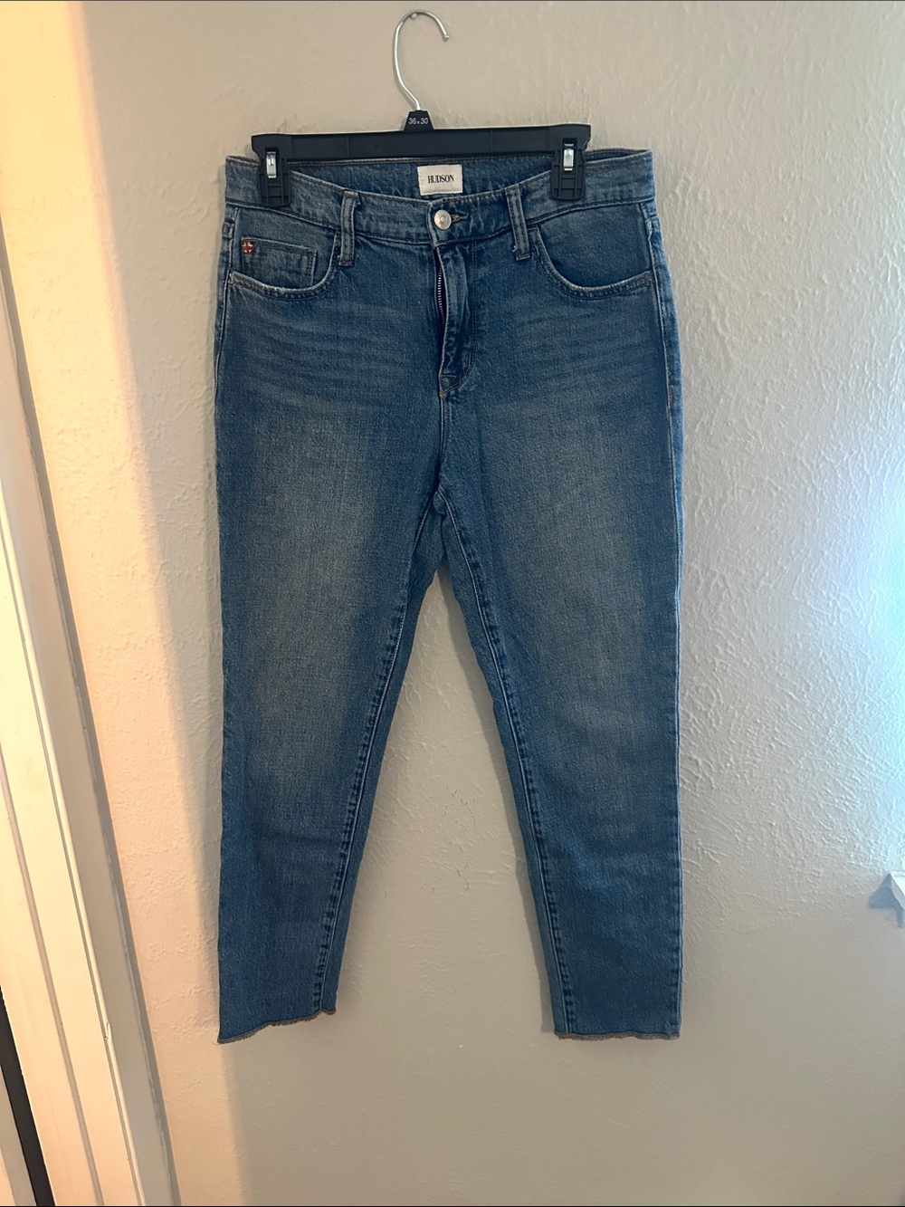 Hudson Jeans Blue Cropped Ankle Slim Straight